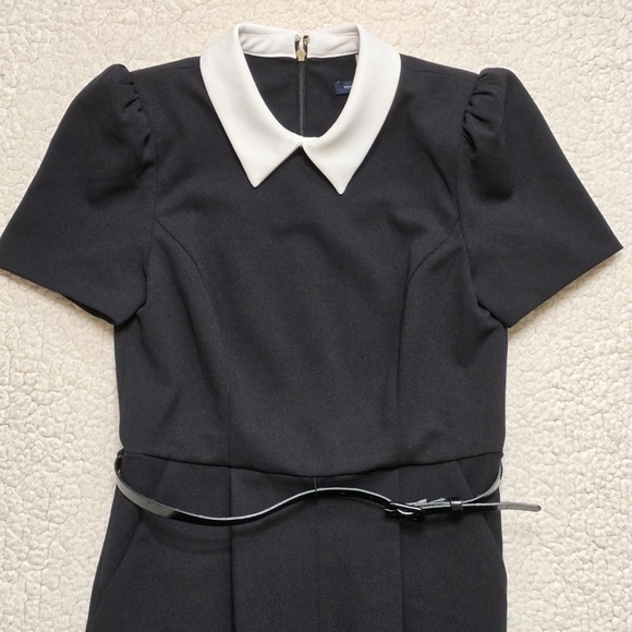 NWOT Tommy Hilfiger Puff Shoulder Short Sleeve Jumpsuit Size 4P - Picture 2 of 11